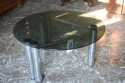 Tavolino in acciaio con vetro fumè nero